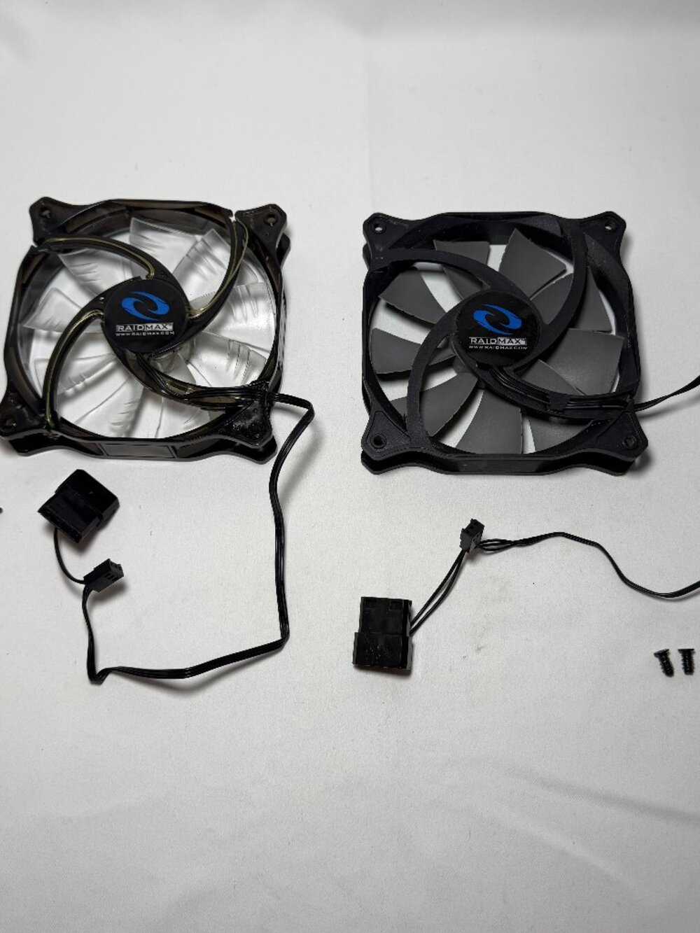 2x Raidmax Cooler Fans 120mm x 120mm x 25mm Quiet Fan LED 3 Pin & Molex Working